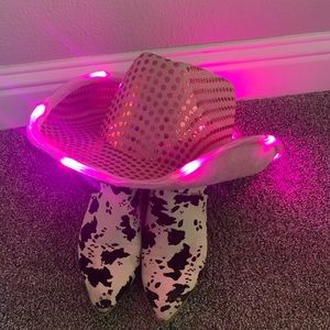 Space Cowgirl boots/blinking hat